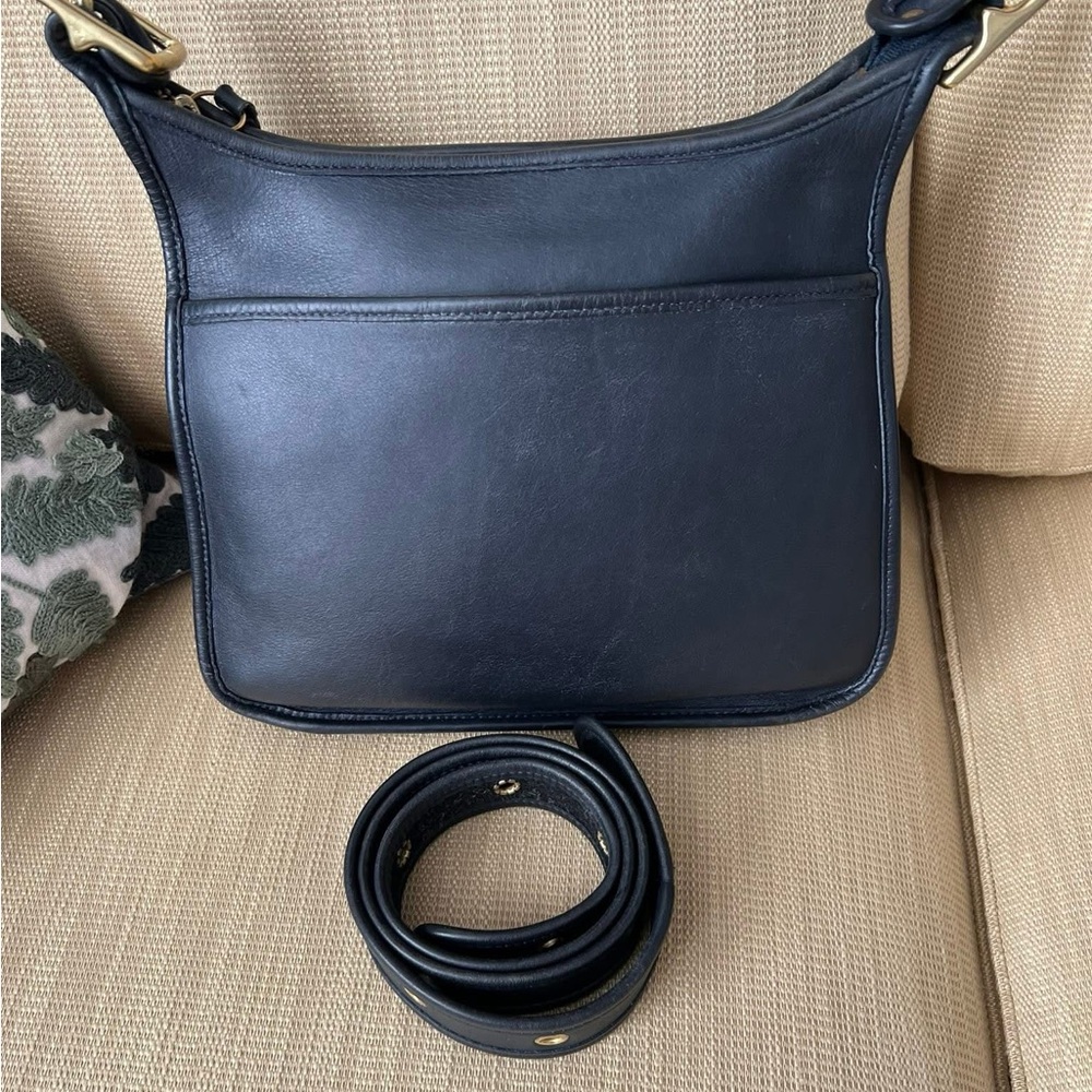 Vintage Coach Navy Legacy Zip #9966 Leather Shoulder Bag with Gold Hardware